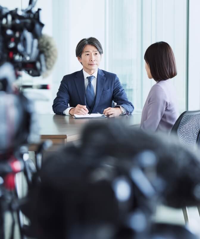 インタビュー動画